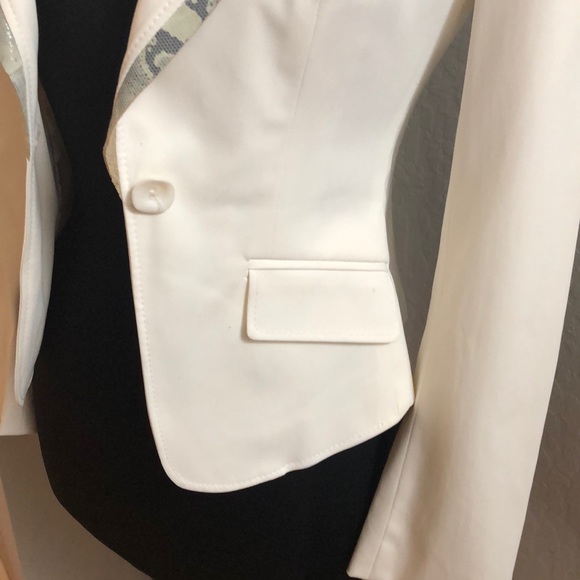 NWT Women's Sz 2  GUESS by MARCIANO White Blazer - Picture 4 of 8